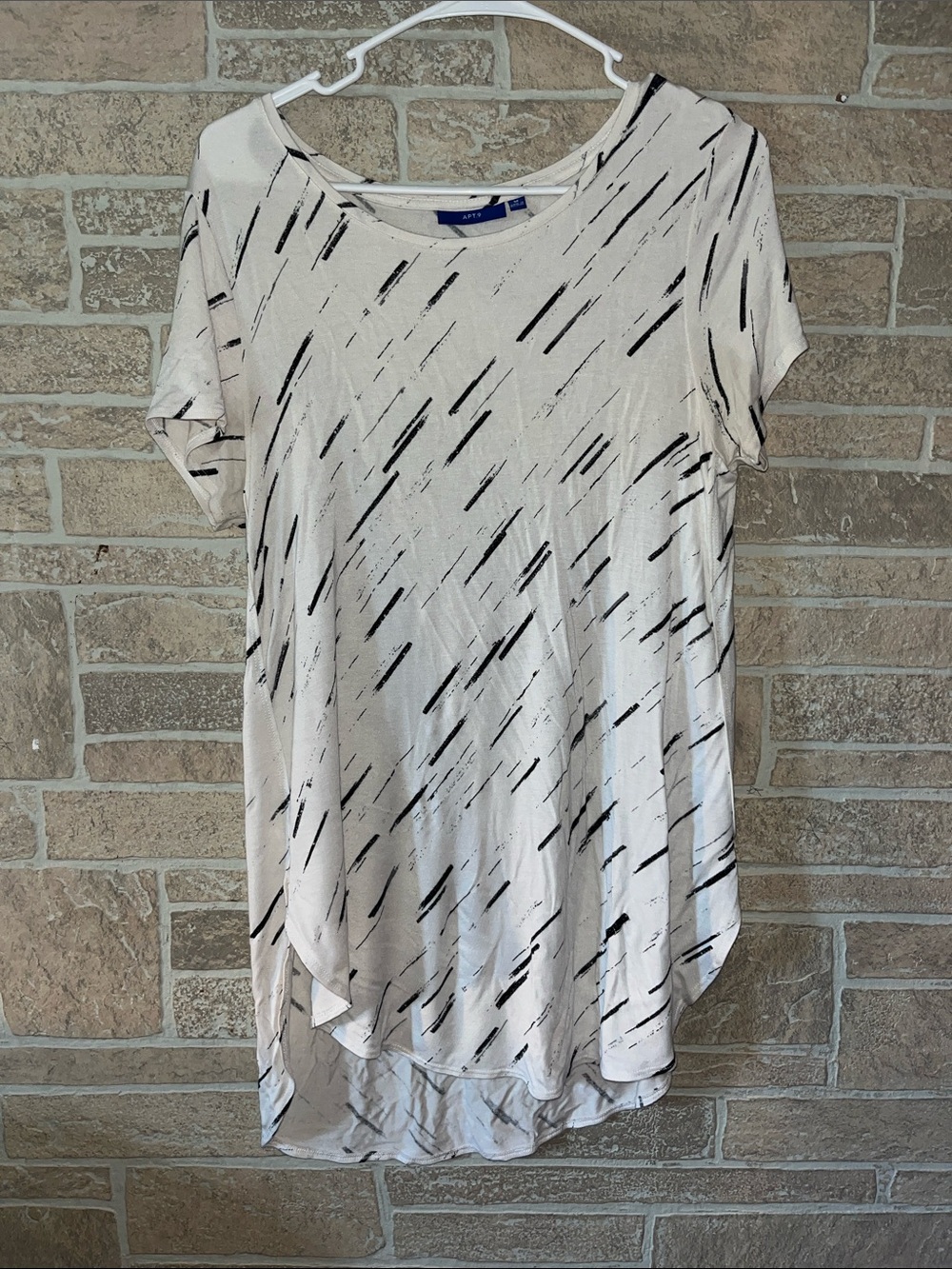 Apt. 9 White Short-Sleeve Tee with Black Slashed Print